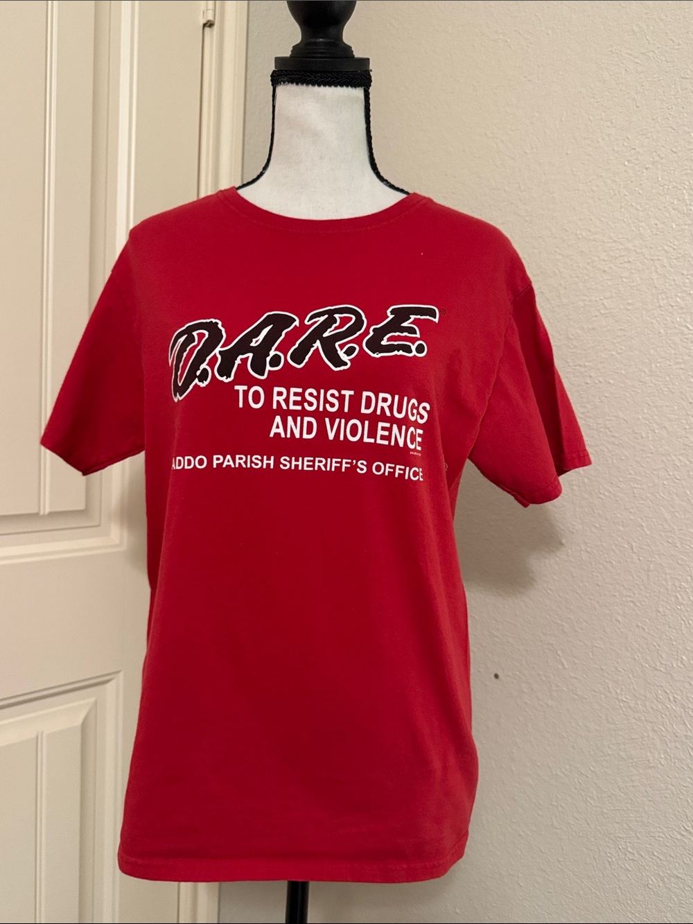 Gildan Red D.A.R.E. To Resist Drugs and Violence T-Shirt